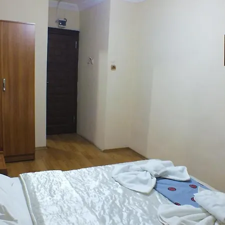 Naz Hotel 2*
